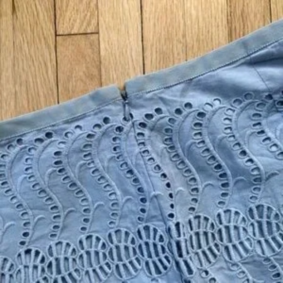 J.Crew Embroidered Lace Eyelet Scallop Hem Cotton Shorts Grey Size 6 - Picture 2 of 5